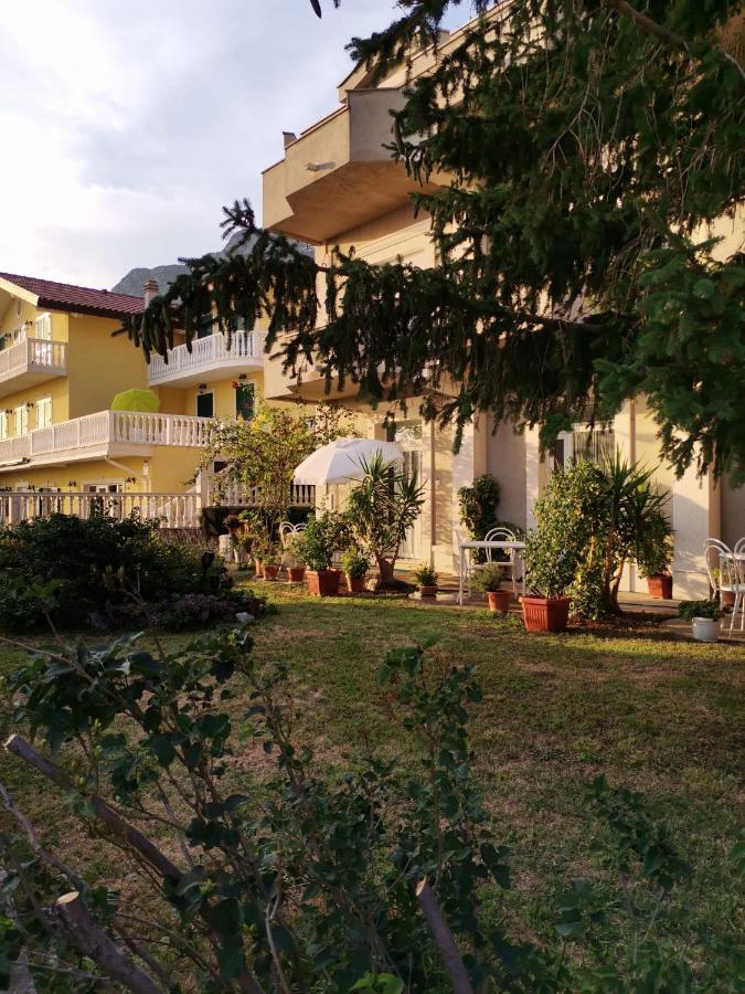 Apartments Sretna Gradac (Split-Dalmatia) Exterior foto