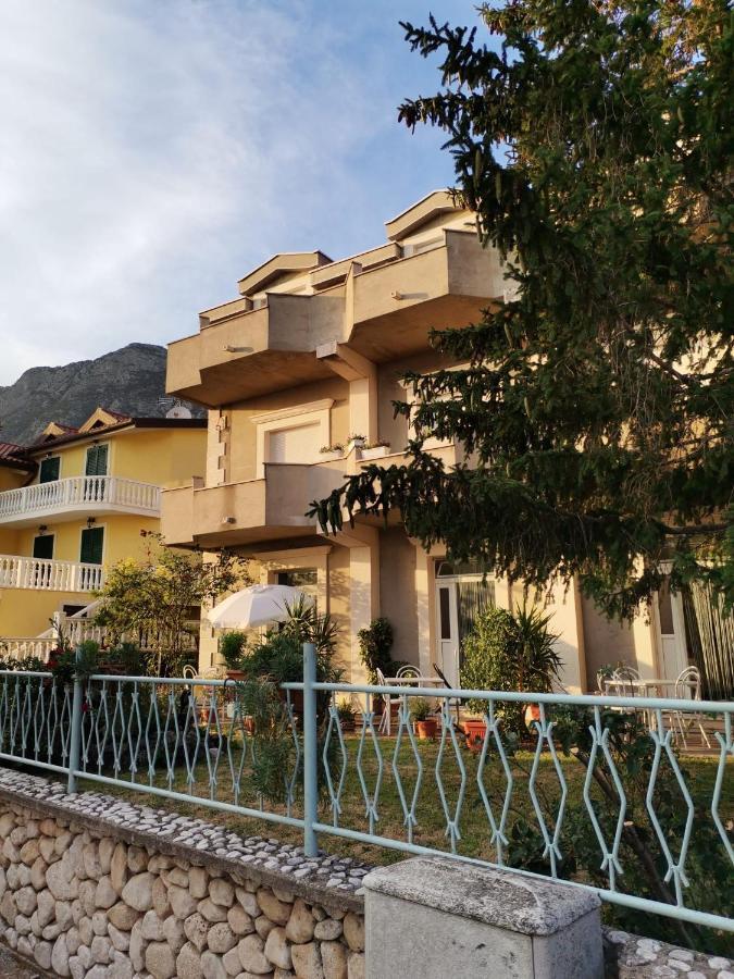 Apartments Sretna Gradac (Split-Dalmatia) Exterior foto
